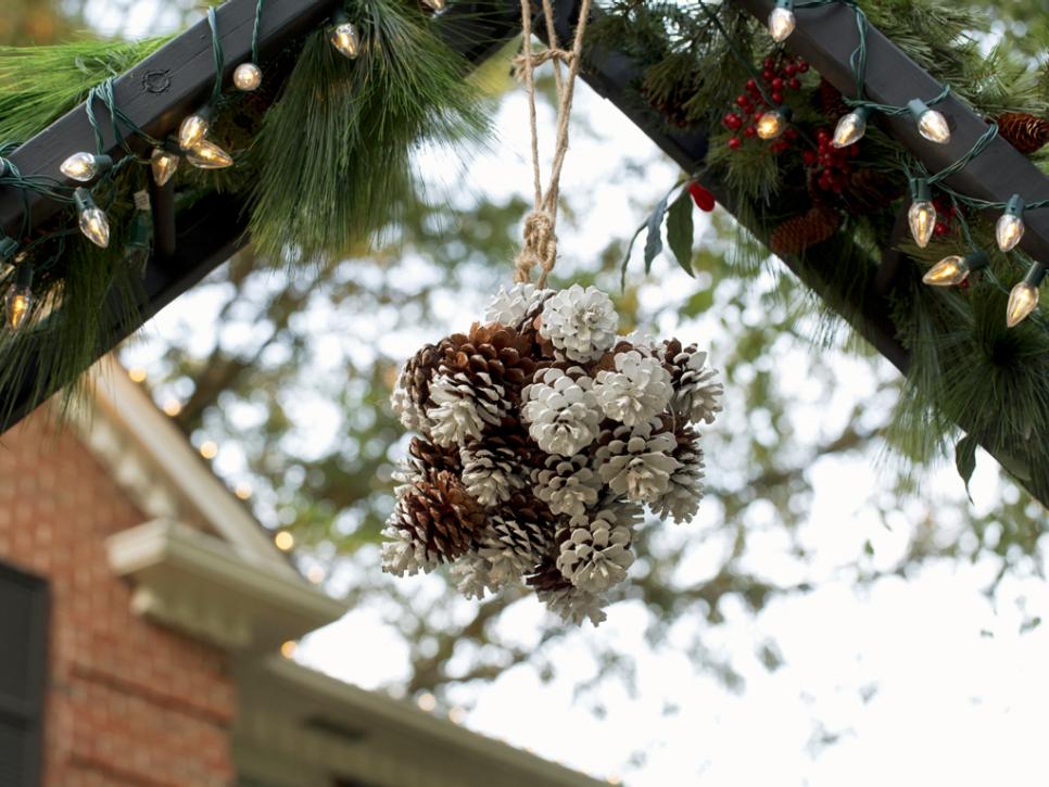 Outdoor Christmas Decoration Ideas | Paver House blog